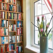 Wenger verrückt geht es im Wedina Literaturhotel in Hamburg zu. Wenger verrückt geht es im Wedina Literaturhotel in Hamburg zu.