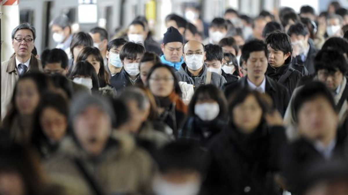 Menschenmassen in einer Metro-Station in Tokio: Suizide können das japanische Verkehrsnetz schnell zum Erliegen bringen.  (Foto)