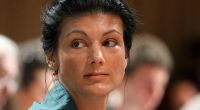 Auch Sahra Wagenknecht, stellvertretende Parteivorsitzende der Linken, ist ganz vorne mit dabei.