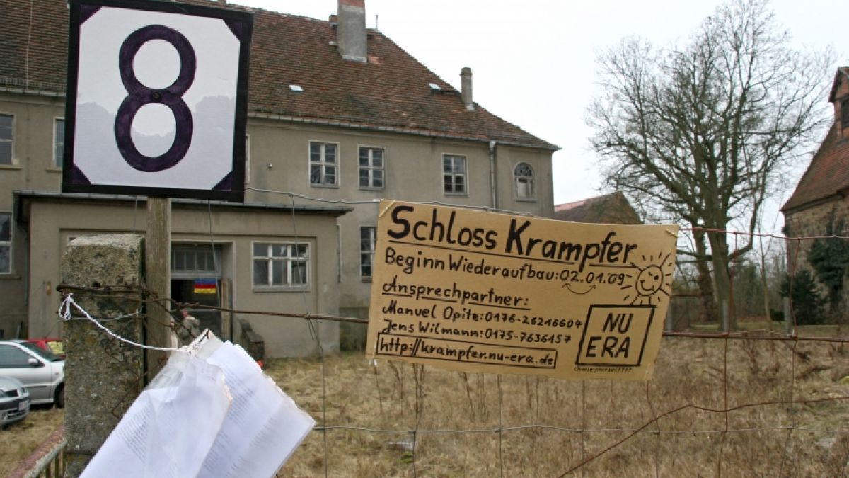 Wenig herrschaftlich:Das Schloss Krampfer in Brandenburg war Sitz des Fürstentums Germania. (Foto)