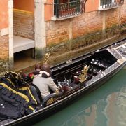 Wer nach Italien fährt, kann sich dort schnell mit Hepatitis A und B anstecken. Wer nach Italien fährt, kann sich dort schnell mit Hepatitis A und B anstecken.