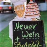 Wir kennen die Schilder, auf denen das Angebot des Tages steht. Aber möchten Sie dieses Schild tragen? Als wandelnde Speisekarte? Nur zu verständlich, dass Sie das nicht wollen! Die Menschen werden Sie drehen und wenden, damit sie auch ja kein Angebot ver Wir kennen die Schilder, auf denen das Angebot des Tages steht. Aber möchten Sie dieses Schild tragen? Als wandelnde Speisekarte? Nur zu verständlich, dass Sie das nicht wollen! Die Menschen werden Sie drehen und wenden, damit sie auch ja kein Angebot ver
