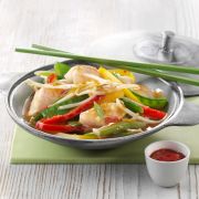Wok-Gemüse-Pfanne mit Rotbarsch Wok-Gemüse-Pfanne mit Rotbarsch