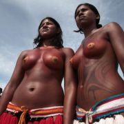 Frauen vom Pataxo-Stamm aus Südamerika: Nur ein kleiner Teil dieses Volkes lebt noch isoliert.