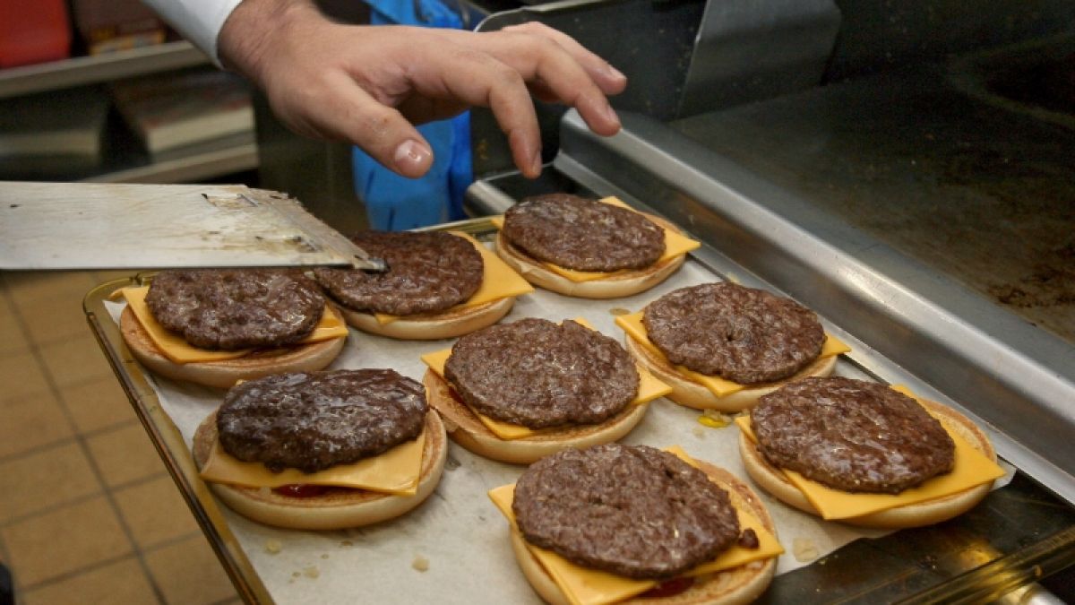 Kommt das McDonald's-Fleisch wirklich nur aus kontrollierten deutschen Betrieben? Der McDonald's-Check hat diese Frage nicht beanwortet. (Foto)