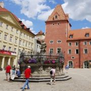 Regensburg. Unesco-Welterbe hin oder her, beim Focus-Ranking kam die Stadt in Bayern nicht gut weg. Letzter Platz 81 in Sachen Lebensqualität, hinter Zwickau und Aachen. Regensburg. Unesco-Welterbe hin oder her, beim Focus-Ranking kam die Stadt in Bayern nicht gut weg. Letzter Platz 81 in Sachen Lebensqualität, hinter Zwickau und Aachen.