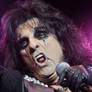 Während Media Markt in der Werbung zuletzt vor allem auf Comedians gesetzt hat, konzentrierte sich die Konzernschwester Saturn auf Rocker. Während Media Markt in der Werbung zuletzt vor allem auf Comedians gesetzt hat, konzentrierte sich die Konzernschwester Saturn auf Rocker.