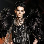 Bill Kaulitz war erst der Stargast und wurde dann ein fester Bestandteil der Werbespot-Reihe. Bill Kaulitz war erst der Stargast und wurde dann ein fester Bestandteil der Werbespot-Reihe.