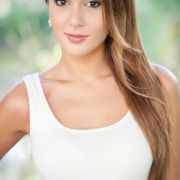 Hessen schickt Aylin Sezgin ins Rennen um den Titel der schönsten Frau Deutschlands. Zu den Hobbys der Studentin gehören Zeichnen, Tanzen und Fitness. Hessen schickt Aylin Sezgin ins Rennen um den Titel der schönsten Frau Deutschlands. Zu den Hobbys der Studentin gehören Zeichnen, Tanzen und Fitness.