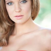 Die 20-jährige Katja Kliewer geht für Norddeutschland an den Start. Sie liebt Cheerleading, Reiten und Kochen und geht derzeit noch zur Schule. Jetzt möchte sie die Welt kennen lernen, denn als Miss Germany ist man viel unterwegs. Die 20-jährige Katja Kliewer geht für Norddeutschland an den Start. Sie liebt Cheerleading, Reiten und Kochen und geht derzeit noch zur Schule. Jetzt möchte sie die Welt kennen lernen, denn als Miss Germany ist man viel unterwegs.