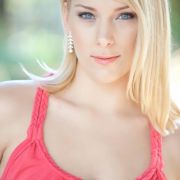 Vanessa Reder geht als Miss Schleswig-Holstein in den Wettbewerb. Die 22-Jährige ist 1,76 groß, arbeitet als Verwaltungsfachangestellte und liebt Karneval und Bauchtanz. Ob sie davon eine Kostprobe auf der Miss Germany Bühne zum Besten gibt? Vanessa Reder geht als Miss Schleswig-Holstein in den Wettbewerb. Die 22-Jährige ist 1,76 groß, arbeitet als Verwaltungsfachangestellte und liebt Karneval und Bauchtanz. Ob sie davon eine Kostprobe auf der Miss Germany Bühne zum Besten gibt?