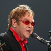 Elton John widmete Whitney Houston bei einer Show in Las Vegas den Song Don't Let the Sun Go Down on Me. Elton John widmete Whitney Houston bei einer Show in Las Vegas den Song Don't Let the Sun Go Down on Me.