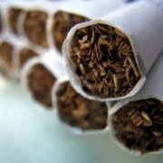 Platz 9: Tabak gilt als mörderischste Droge aller Zeiten, jährlich sterben in Europa mehr als 1,5 Millionen Menschen an den Spätfolgen. Laut den Forschern ist Rauchen tödlicher als Alkohol, Heroin, Aids und der Straßenverkehr zusammen. Platz 9: Tabak gilt als mörderischste Droge aller Zeiten, jährlich sterben in Europa mehr als 1,5 Millionen Menschen an den Spätfolgen. Laut den Forschern ist Rauchen tödlicher als Alkohol, Heroin, Aids und der Straßenverkehr zusammen.