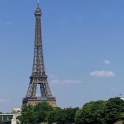 Platz 4 für die Stadt der Liebe: Paris. Der Louvre, der Eiffelturm und Notre Dame sind ein Muss für jeden Besucher. Platz 4 für die Stadt der Liebe: Paris. Der Louvre, der Eiffelturm und Notre Dame sind ein Muss für jeden Besucher.