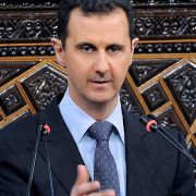 Die UN hat Syrien auf ihre «Liste der Schande» gesetzt. Doch der syrische Präsident Baschar al-Assad spielt mit der Weltöffentlichkeit weiterhin Katz und Maus. Die UN hat Syrien auf ihre «Liste der Schande» gesetzt. Doch der syrische Präsident Baschar al-Assad spielt mit der Weltöffentlichkeit weiterhin Katz und Maus.