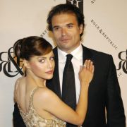 Brittany Murphy und ihr Ehemann, der Regisseur Simon Monjack, verstarben beide im Abstand von fünf Monaten. Brittany Murphy und ihr Ehemann, der Regisseur Simon Monjack, verstarben beide im Abstand von fünf Monaten.
