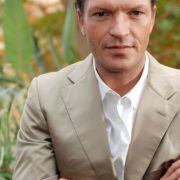 Der Sohn von Hardy Krüger Jr. stirbt im Alter von nur acht Monaten am plötzlichen Kindstod. Der Sohn von Hardy Krüger Jr. stirbt im Alter von nur acht Monaten am plötzlichen Kindstod.