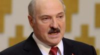 Alexander Lukaschenko gilt als der letzte Dikator Europas. Bereits seit 1994 ist er Präsident von Weißrussland, die OSZE lastet ihm Menschenrechtsverletzungen und Medienzensur an.