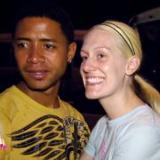 Auch Kathi (24) und Dominikaner Jonathan (25) lernten sich im Urlaub kennen. Jetzt ist sie schwanger von ihm.