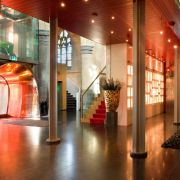 «Design zwischen Himmel und Erde», wirbt das Kruisherenhotel Maastricht für seine exklusive Hotelanlage, ein ehemaliges Kreuzherrenkloster aus dem 15. Jahrhundert. Klassische Elemente sind hier liebevoll mit der Moderne kombiniert. «Design zwischen Himmel und Erde», wirbt das Kruisherenhotel Maastricht für seine exklusive Hotelanlage, ein ehemaliges Kreuzherrenkloster aus dem 15. Jahrhundert. Klassische Elemente sind hier liebevoll mit der Moderne kombiniert.