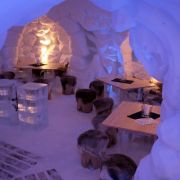 Ein Tag im Schnee macht natürlich auch hungrig. Im Restaurant-Iglu gibt es deshalb Käse-Fondue mit echtem Allgäuer Käse. Aber keine Angst: Hier werden auch andere Leckereien serviert. Ein Tag im Schnee macht natürlich auch hungrig. Im Restaurant-Iglu gibt es deshalb Käse-Fondue mit echtem Allgäuer Käse. Aber keine Angst: Hier werden auch andere Leckereien serviert.