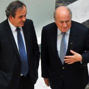 Im Gegensatz zur korruptionsgeschädigten Fifa gilt der Ruf der Uefa als tadellos. Doch auch um Uefa-Präsident Michel Platini, Duz-Freund von Sepp Blatter, ranken sich Gerüchte. Im Gegensatz zur korruptionsgeschädigten Fifa gilt der Ruf der Uefa als tadellos. Doch auch um Uefa-Präsident Michel Platini, Duz-Freund von Sepp Blatter, ranken sich Gerüchte.