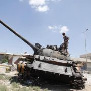 Regierungstruppen starten am 28. Juli 2012 eine Großoffensive gegen die Rebellen in der Metropole Aleppo. Regierungstruppen starten am 28. Juli 2012 eine Großoffensive gegen die Rebellen in der Metropole Aleppo.