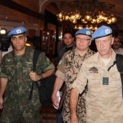 14. April 2012: Die UN schicken nach einem Beschluss des Sicherheitsrats Militärbeobachter zur Überwachung der Waffenruhe nach Syrien. 14. April 2012: Die UN schicken nach einem Beschluss des Sicherheitsrats Militärbeobachter zur Überwachung der Waffenruhe nach Syrien.