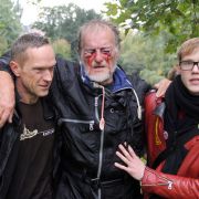Er ist lebendes Symbol der Eskalation zwischen Stuttgart 21-Gegnern und der Polizei: Dietrich Wagner wird lebenslang auf einem Auge blind bleiben – durch den scharfen Strahl eines Wasserwerfers. Er ist lebendes Symbol der Eskalation zwischen Stuttgart 21-Gegnern und der Polizei: Dietrich Wagner wird lebenslang auf einem Auge blind bleiben – durch den scharfen Strahl eines Wasserwerfers.