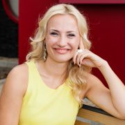 Ania Niedieck gibt bei AWZ das Serienbiest Isabelle. Ania Niedieck gibt bei AWZ das Serienbiest Isabelle.