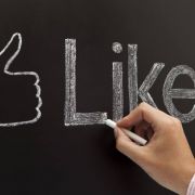 Kein Wunder eigentlich, fand doch im Mai Diana Tamir und ihr Team in Harvard heraus, dass Facebook eine ähnliche Befriedigung wie Sex auslöst. Kein Wunder eigentlich, fand doch im Mai Diana Tamir und ihr Team in Harvard heraus, dass Facebook eine ähnliche Befriedigung wie Sex auslöst.