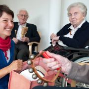 «Eigenheim ist besser als Altersheim. Man verdrängt, wie tödlich es ist, wenn alte Menschen nur zwischen Alten leben» «Eigenheim ist besser als Altersheim. Man verdrängt, wie tödlich es ist, wenn alte Menschen nur zwischen Alten leben»
