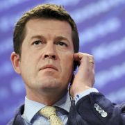 Nach seinem Rücktritt wegen der Plagiatsaffäre startet Ex-Verteidigungsminister Karl-Theodor zu Guttenberg in Amerika durch. Nach seinem Rücktritt wegen der Plagiatsaffäre startet Ex-Verteidigungsminister Karl-Theodor zu Guttenberg in Amerika durch.