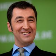 Grünen-Politiker Cem Özdemir hatte nicht immer so viel zu lachen. Grünen-Politiker Cem Özdemir hatte nicht immer so viel zu lachen.