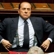 Lange konnten ihm weder seine Schmiergeld- und Sex-Affären noch politische Gegner etwas anhaben: Silvio Berlusconi prägte Italien wie kaum ein anderer. Lange konnten ihm weder seine Schmiergeld- und Sex-Affären noch politische Gegner etwas anhaben: Silvio Berlusconi prägte Italien wie kaum ein anderer.
