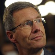 Auch der ehemalige Bundespräsident Christian Wulff meldete sich mit einem Vortrag zurück. An der Hochschule für Jüdische Studien Heidelberg referierte er am 21. November 2012 über «Gesellschaft im Wandel». Auch der ehemalige Bundespräsident Christian Wulff meldete sich mit einem Vortrag zurück. An der Hochschule für Jüdische Studien Heidelberg referierte er am 21. November 2012 über «Gesellschaft im Wandel».