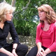 In ihrem ersten TV-Interview mit Moderatorin Diane Sawyer sprach sie über die unheimliche Tat und ihr Buch A Stolen Life, das sie geschrieben hat, um die Ereignisse zu verarbeiten. In ihrem ersten TV-Interview mit Moderatorin Diane Sawyer sprach sie über die unheimliche Tat und ihr Buch A Stolen Life, das sie geschrieben hat, um die Ereignisse zu verarbeiten.