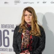 Die Geschichte der Österreicherin Natascha Kampusch liest sich ähnlich: Auch sie verschwand auf dem Schulweg. 1998 war sie zehn Jahre alt. Eine Kindheit hatte sie nicht. Acht Jahre später, als ihr schließlich die Flucht gelang, war sie 18. Die Geschichte der Österreicherin Natascha Kampusch liest sich ähnlich: Auch sie verschwand auf dem Schulweg. 1998 war sie zehn Jahre alt. Eine Kindheit hatte sie nicht. Acht Jahre später, als ihr schließlich die Flucht gelang, war sie 18.