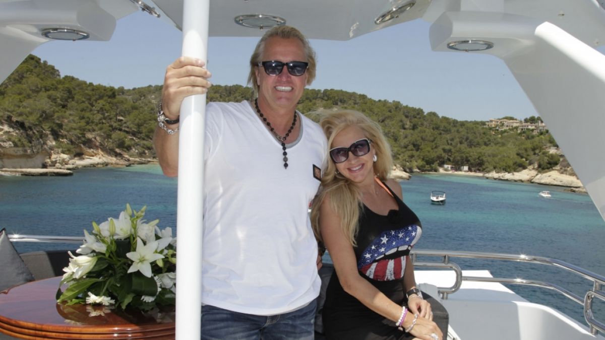 Von Wegen Pleite Robert Und Carmen Zeigen Ihre Neue Protz Yacht News De