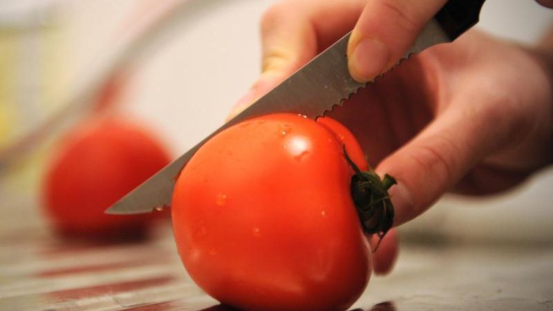 Ob im Salat, in der Soße oder als Beilage: Die Tomate ist unangefochten das beliebteste Gemüse der Deutschen. (Foto)