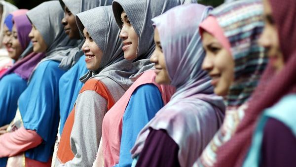 Alle mal bitte in die Kamera lächeln: Bei der Wahl zur «Miss Muslim World» treten 19 junge Frauen an... (Foto)