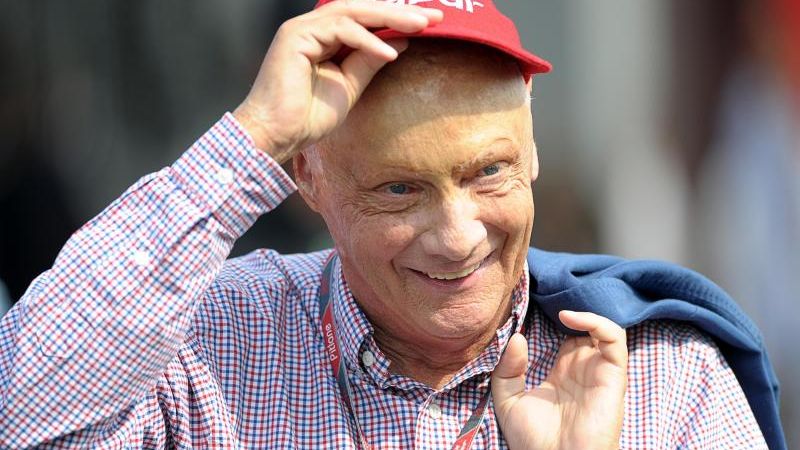 Niki Lauda verunglückte 1976 beim Formel-1-Rennen auf dem Nürburgring schwer. Er zog sich schlimmste Verbrennungen und Verätzungen der Lunge zu. (Foto)
