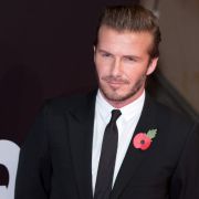 David Beckham ordnet alles in einer geraden Linie oder Anzahl.