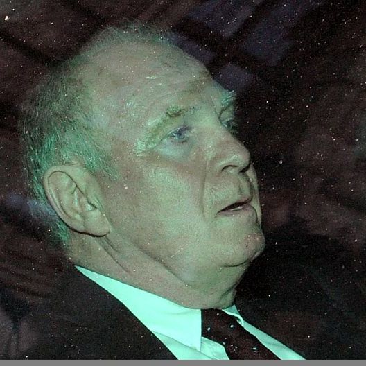Gerät der FC Bayern in den Hoeneß-Strudel? Gerät der FC Bayern in den Hoeneß-Strudel? (Foto)