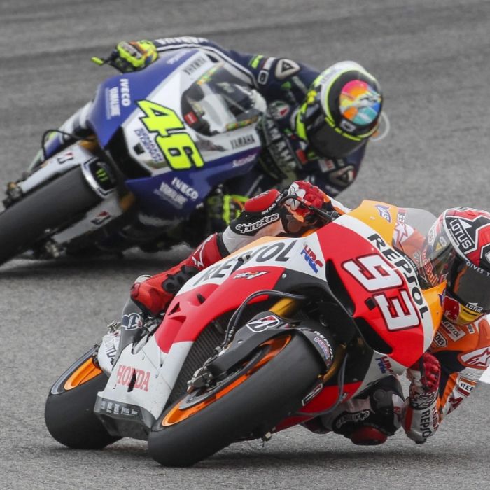 Unter Flutlicht: Rossi, Marquez und Bradl jagen den WM-Titel Unter Flutlicht: Rossi, Marquez und Bradl jagen den WM-Titel (Foto)
