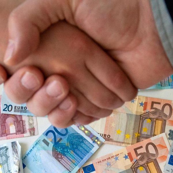 Was verdienen die Kollegen? Was bekommt der Chef? Was verdienen die Kollegen? Was bekommt der Chef? (Foto)