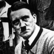 Ein junger Adolf Hitler in München, noch vor der Annexion des Sudetenlandes. Ein junger Adolf Hitler in München, noch vor der Annexion des Sudetenlandes.