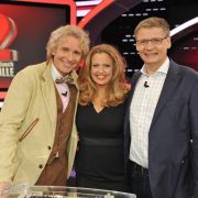 Als TV-Doppelpack müssen sich Thomas Gottschalk und Günther Jauch auch heute Abend wieder eniges von Moderatorin Barbara Schöneberger gefallen lassen. Als TV-Doppelpack müssen sich Thomas Gottschalk und Günther Jauch auch heute Abend wieder eniges von Moderatorin Barbara Schöneberger gefallen lassen.