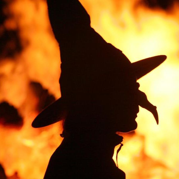 Mystik und Legende: Lasst die Hexen brennen!
