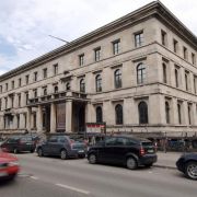 Die jetzige Hochschule für Musik und Theater in München war bis 1945 der NSDAP-Führerbau. Die jetzige Hochschule für Musik und Theater in München war bis 1945 der NSDAP-Führerbau.